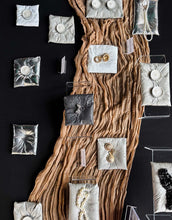 Load image into Gallery viewer, Small Jewelry Concrete Pillow