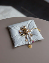 Load image into Gallery viewer, Small Jewelry Concrete Pillow